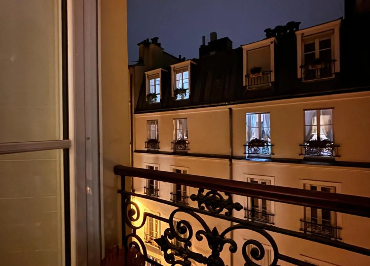 Appartamento Eiffel Tower View Haussmanian Charm 2Min Walk From The Eiffel Tower Gardens Parigi Francia
