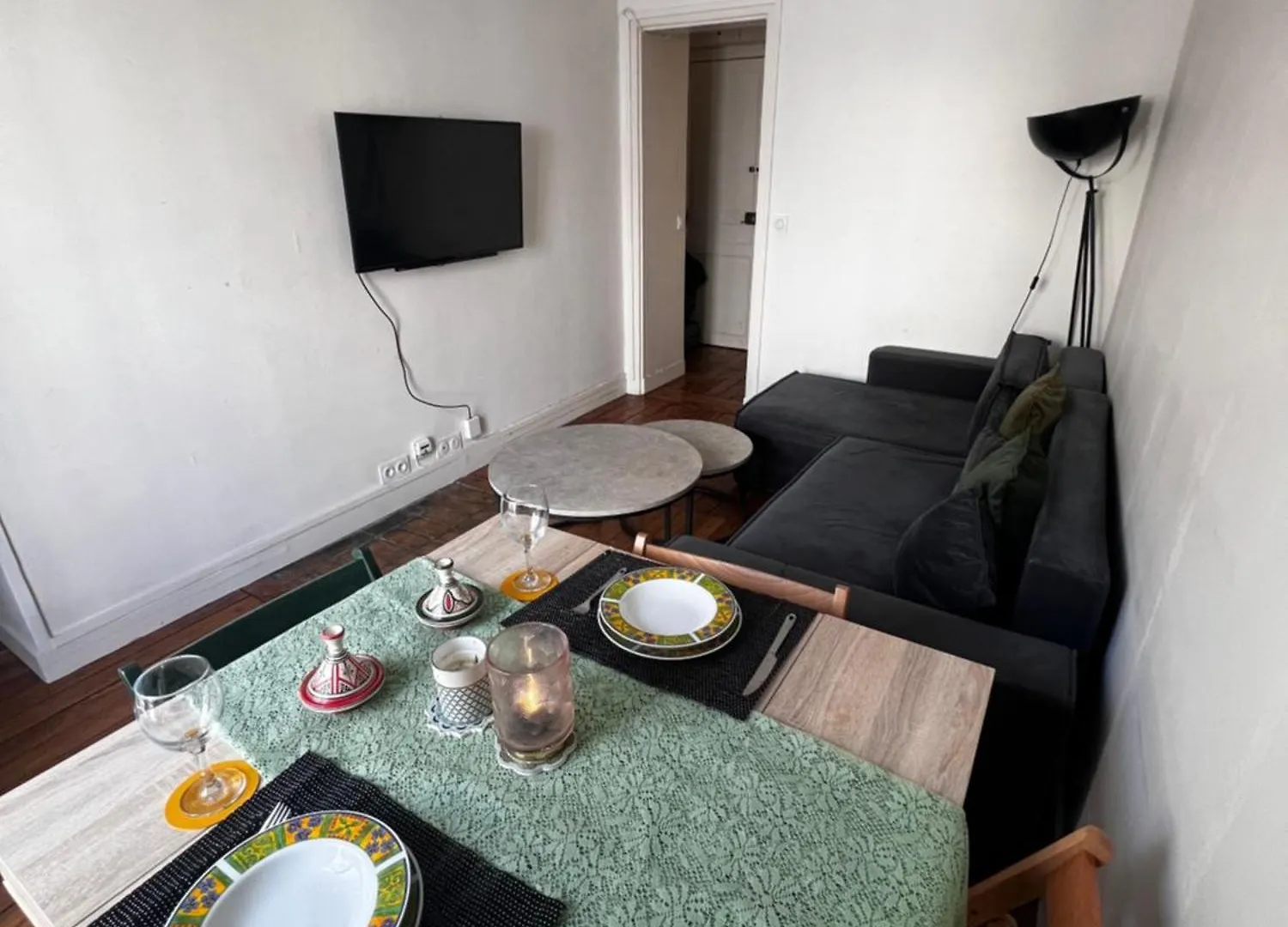 Апартаменты Eiffel Tower View Haussmanian Charm 2Min Walk From The Eiffel Tower Gardens Париж Франция