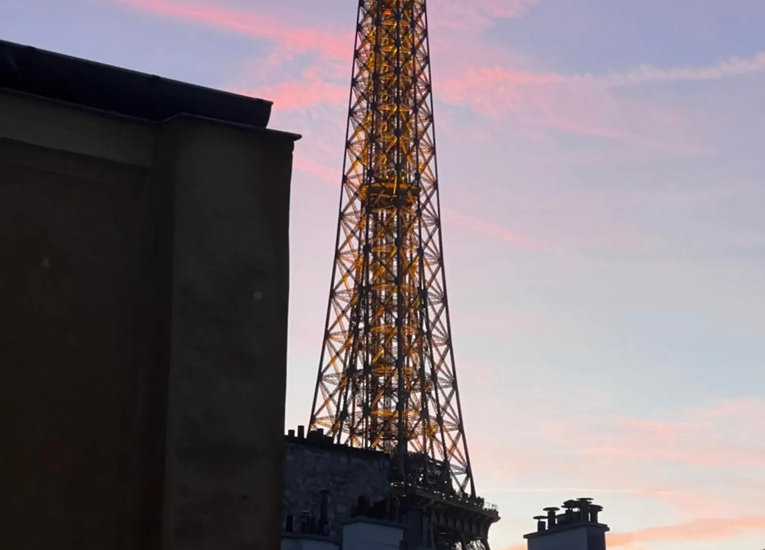 Апартаменты Eiffel Tower View Haussmanian Charm 2Min Walk From The Eiffel Tower Gardens Париж 0*,  Франция